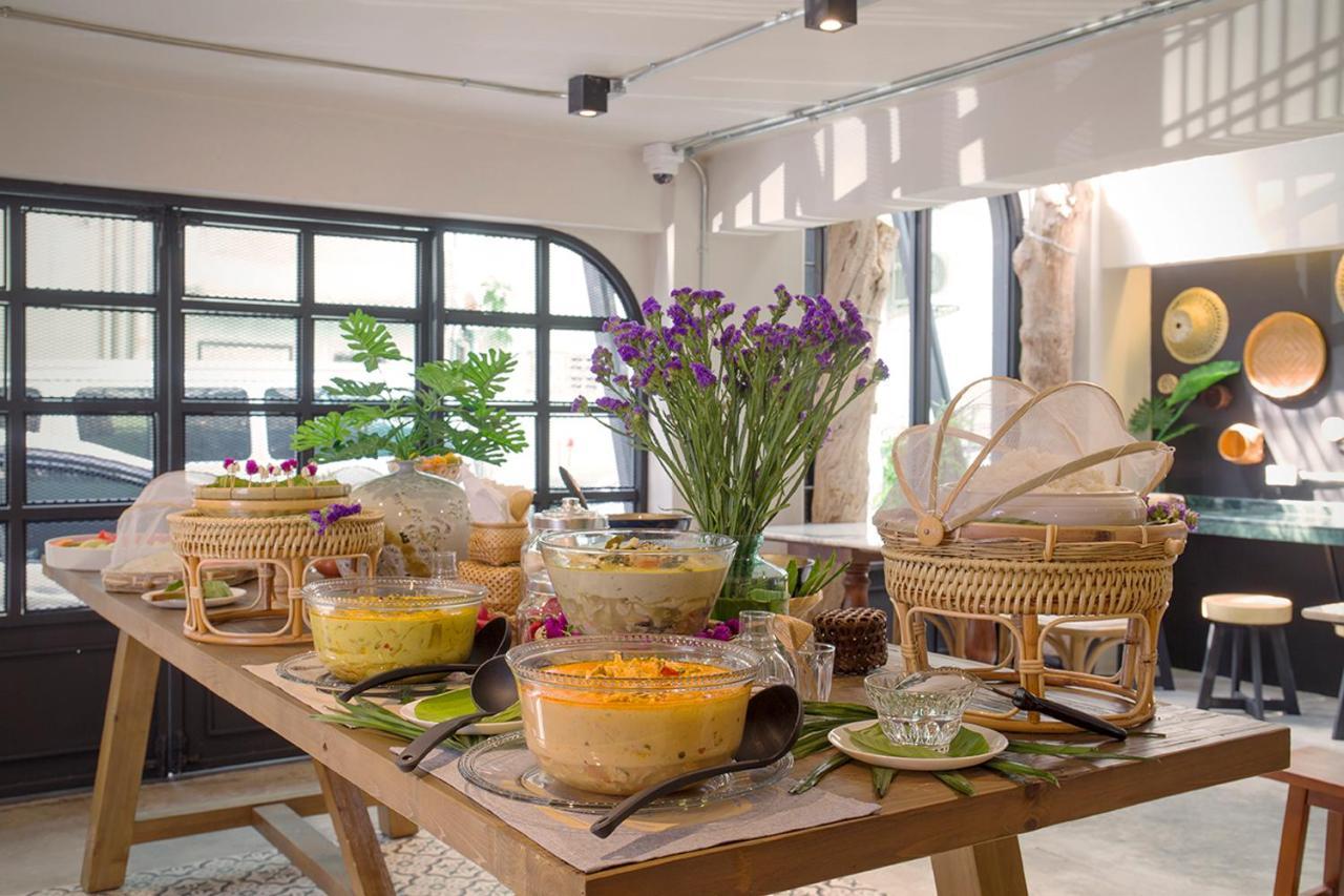 Foodotel Bangkok Exterior foto